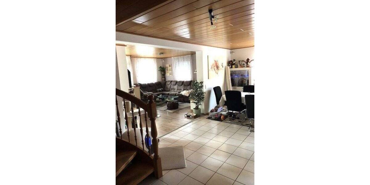 Etagenwohnung Höchberg - 5 Zimmer, 160 m&sup2;, 589.000&euro; | Angebot:25666584