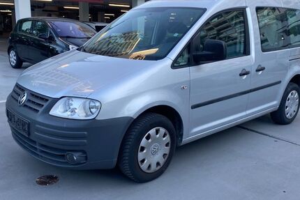 VW Caddy 215.000 km 2.600 &euro; München 80809
