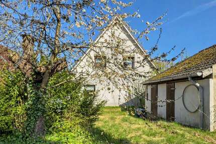Haus Reinbek - 4.5 Zimmer, 137 m&sup2;, 375.000&euro; | Angebot:26691513