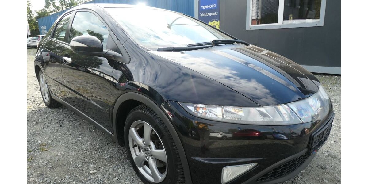 Honda Civic 240.000 km 3.990 &euro; Leer 26789