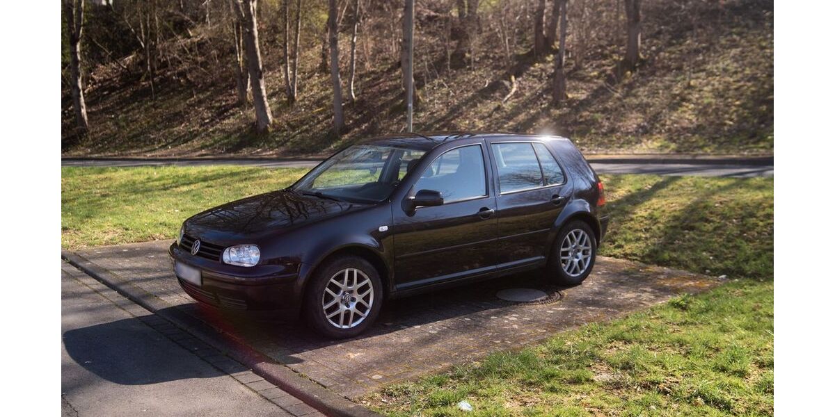 VW Golf 270.000 km 900 &euro; Neunkirchen 57290