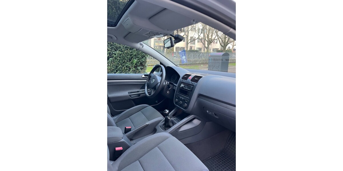 VW Golf V 154.000 km 5.000 &euro; Wiesbaden 65183