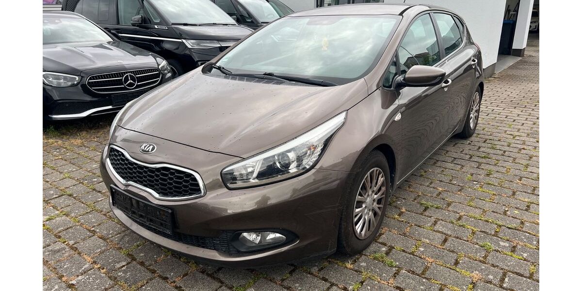 Kia ceed / Ceed 162.000 km 3.950 &euro; Elsenfeld 63820