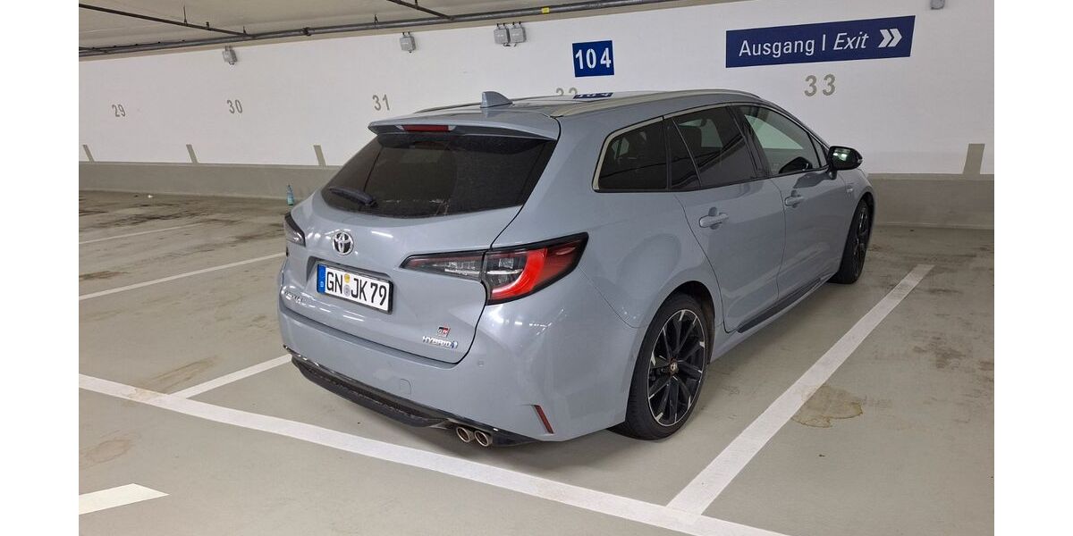 Toyota Corolla 84.000 km 22.999 &euro; Gründau 63584