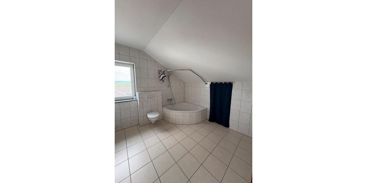 Dachgeschoßwohnung Limburg an der Lahn Eschhofen - 3 Zimmer, 70 m&sup2;, 600&euro; | Angebot:26598377