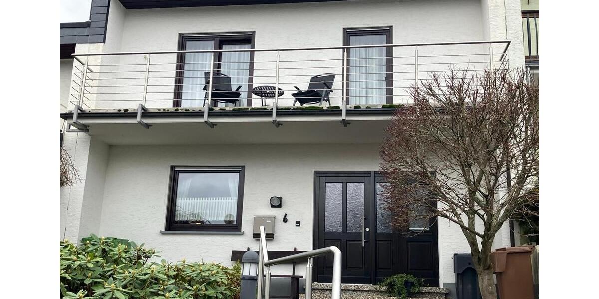 Reihenhaus Waldbröl - 5 Zimmer, 135 m&sup2;, 1.500&euro; | Angebot:25054812