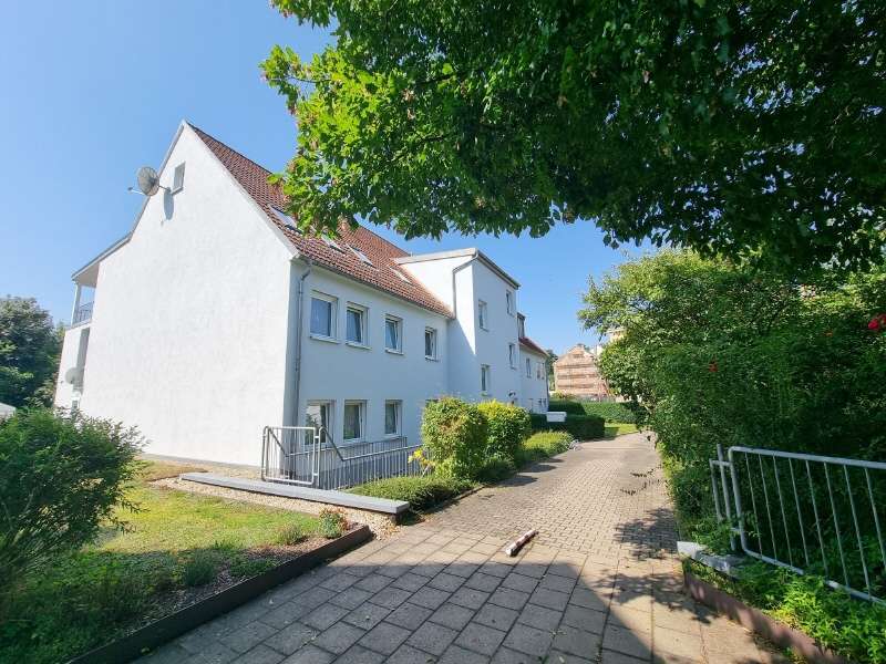 Wohnung zum Kaufen in Crimmitschau 66.000 € 81.08 m² 3 zimmer