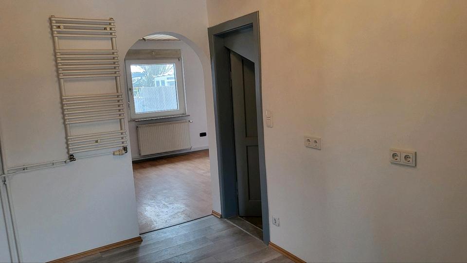 Einfamilienhaus Hillerse - 8 Zimmer, 220 m&sup2;, 1.600&euro; | Angebot:25246222