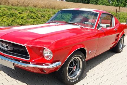 Ford Mustang 99.999 km 66.490 € Marsberg 34431