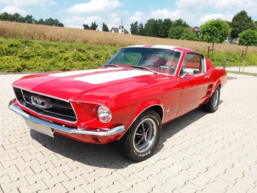 Ford Mustang 99.999 km 66.490 € Marsberg 34431