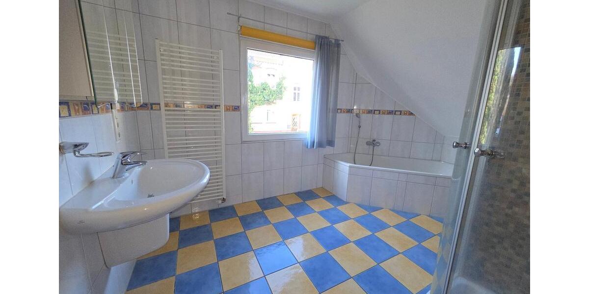 Einfamilienhaus Siegen Dillnhütten - 4 Zimmer, 113 m&sup2;, 1.350&euro; | Angebot:25483421