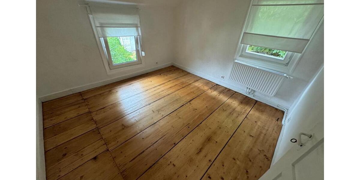 Idyllisches EFH mit großem Garten und Pool (Kauf möglich) 7 zimmer