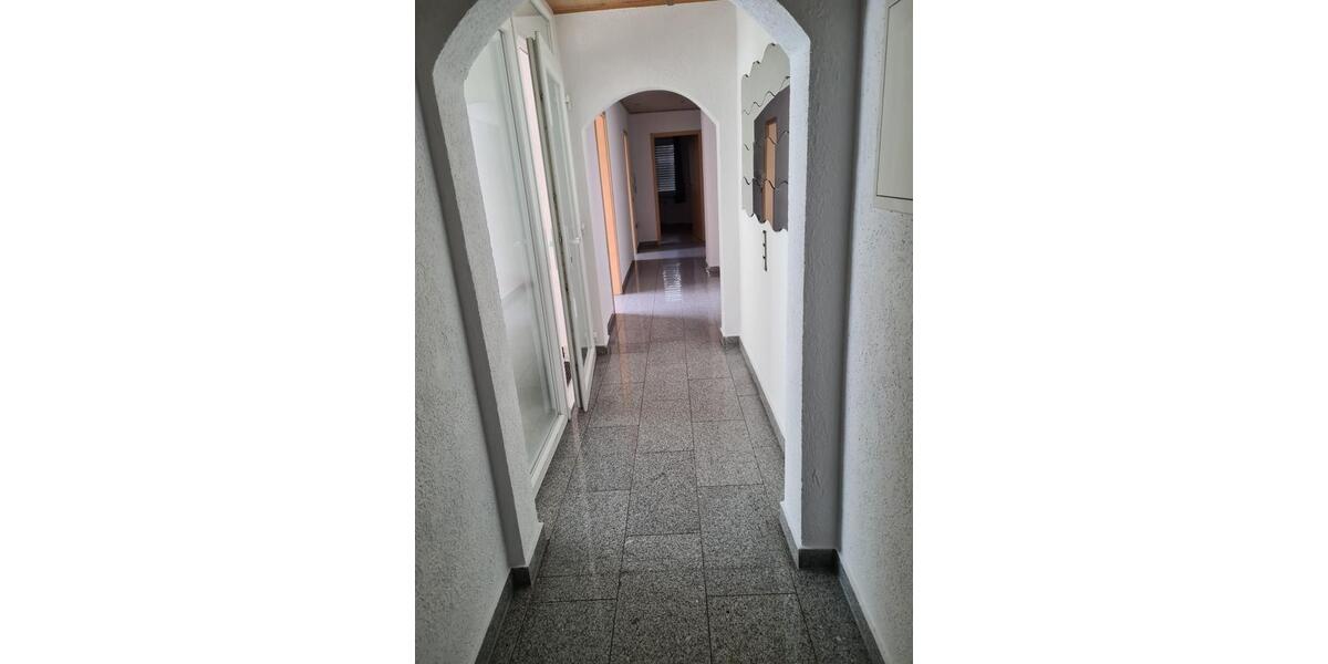 Etagenwohnung Ramstein-Miesenbach Miesenbach - 6 Zimmer, 190 m&sup2;, 1.700&euro; | Angebot:26222595