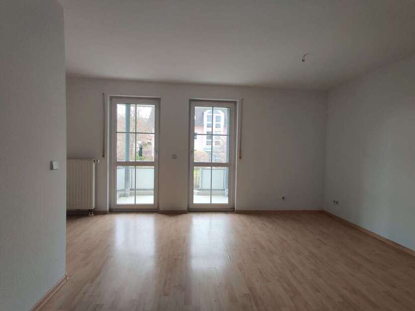 Wohnung zum Mieten in Jößnitz 250 € 38.11 m²