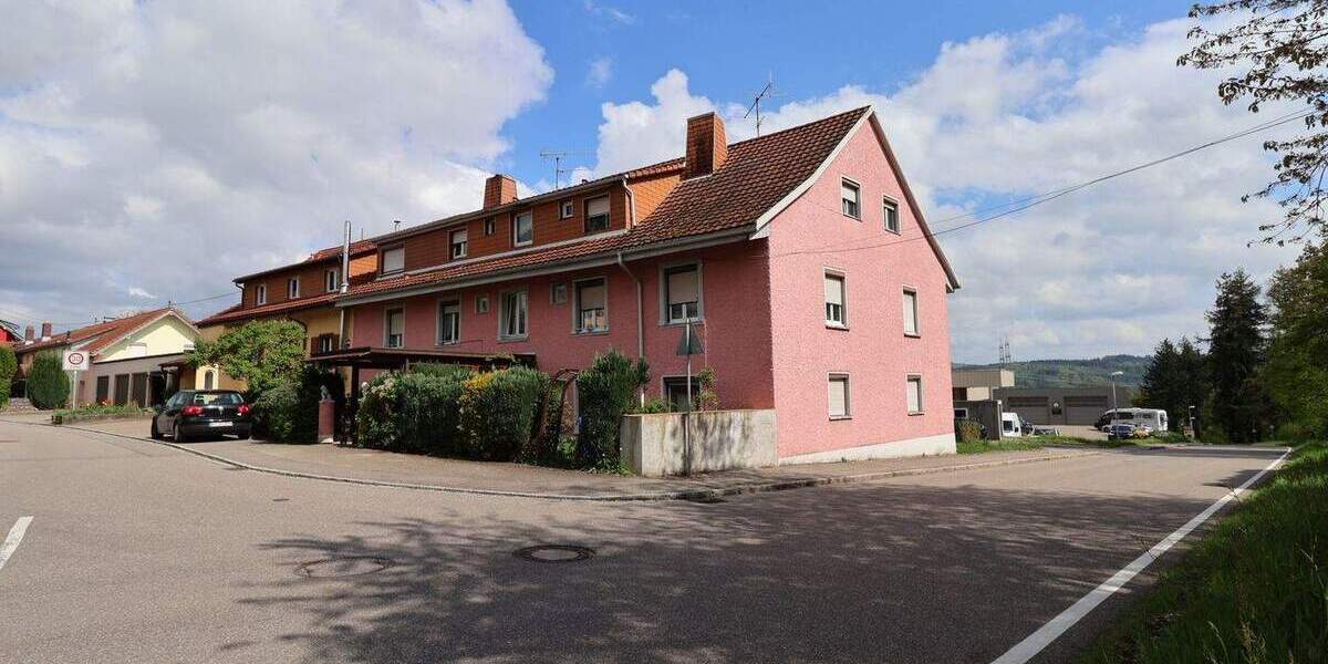 Charmantes 6-Familien-Haus mit 987m2 großem Garten in Binzgen-Laufenburg 1 zimmer