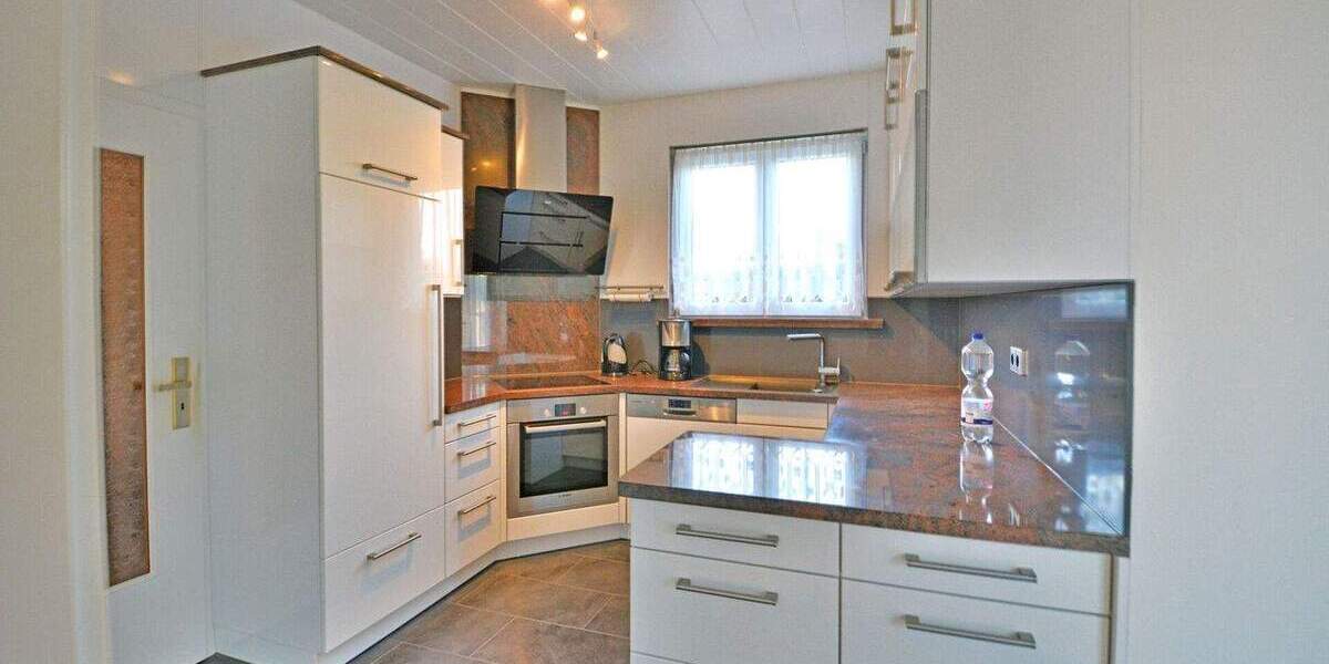 Mehrfamilienhaus, Wohnhaus Hofgeismar / Hombressen Hombressen - 9 Zimmer, 245 m&sup2;, 330.000&euro; | Angebot:25735154