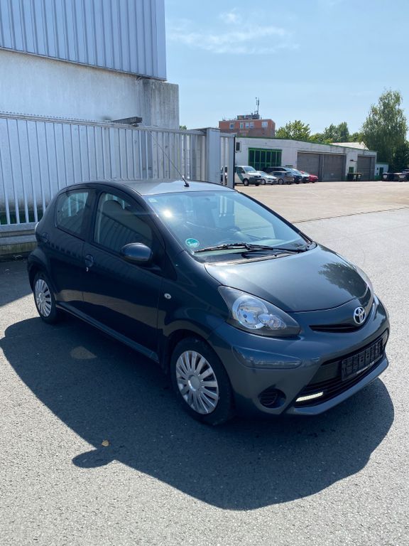 Aygo (X)