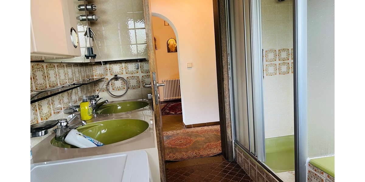 Zwei Wohnungen, ein Hausgefühl: „Haus-im-Haus-Charakter“ mit Garten, Sauna und Kaminzimmer - Mehrfamilienhaus, Wohnhaus Bad Rippoldsau-Schapbach Schapbach | Angebot:26692716