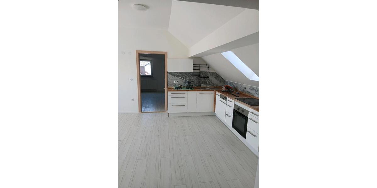 Dachgeschoßwohnung Eggenfelden - 4 Zimmer, 85 m&sup2;, 11&euro; | Angebot:26413715