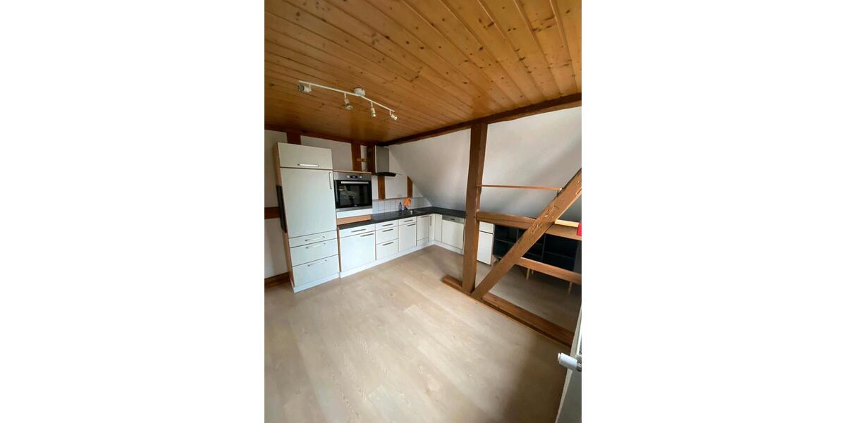 Dachgeschoßwohnung Rühen - 3 Zimmer, 65 m&sup2;, 639&euro; | Angebot:25369505