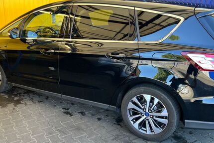 Ford S-Max 94.000 km 17.500 &euro; Remchingen 75196