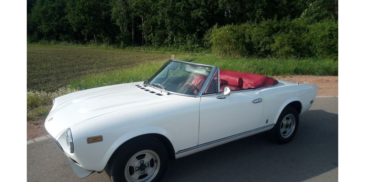 Fiat 124 Spider 38.085 km 15.999 &euro; Bernhardswald 93170