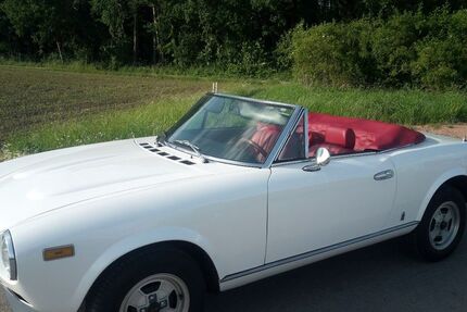 Fiat 124 Spider 38.085 km 16.999 &euro; Bernhardswald 93170
