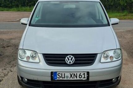 VW Touran 142.000 km 4.800 &euro; Niederkassel 53859