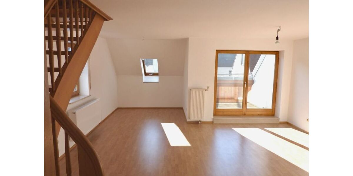 helle, lichtdurchflutete Maisonette in Lechhausen, provisionsfrei, 3. OG ohne Lift 2 zimmer