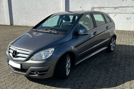 Mercedes B 180