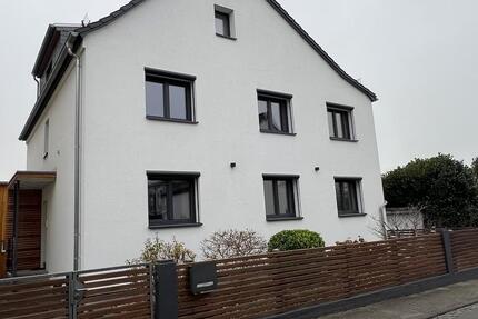 Gemütliches Familienhaus mit zwei Wohneinheiten in Klein-Linden 8 zimmer