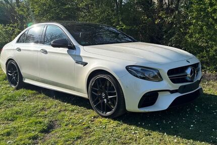 Mercedes E 63 AMG