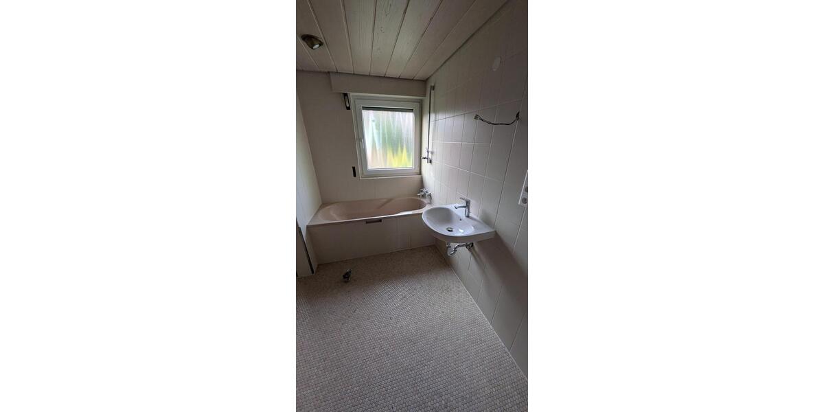 Erdgeschoßwohnung Backnang - 2.5 Zimmer, 72 m&sup2;, 700&euro; | Angebot:26276835