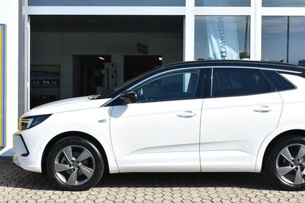Opel Grandland (X) 13.020 km 23.600 &euro; Grafschaft 53501
