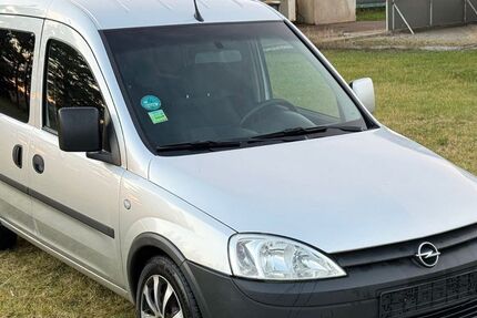 Opel Combo 203.000 km 2.490 &euro; Ziesar 14793