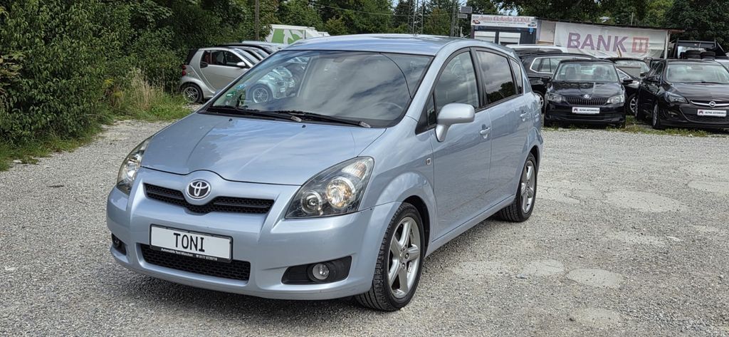 Toyota Corolla Verso 218.000 km 2.590 € München 81243