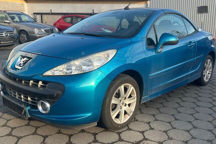 Peugeot 207 87.000 km 1.999 &euro; Elz 65604