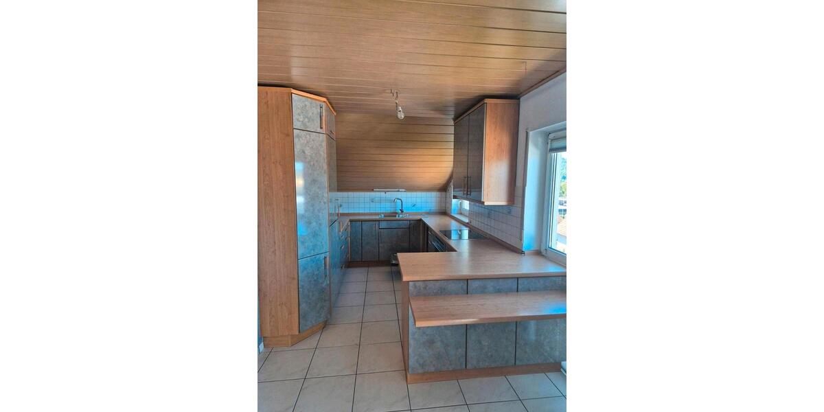 Dachgeschoßwohnung Marktheidenfeld - 2.5 Zimmer, 77 m&sup2;, 240.000&euro; | Angebot:26709545