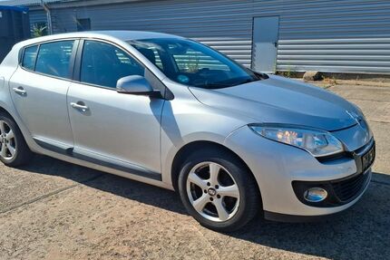 Renault Megane 141.463 km 3.499 &euro; Halle 06116