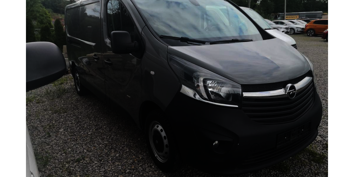Opel Vivaro 124.500 km 8.900 &euro; Görlitz 02826