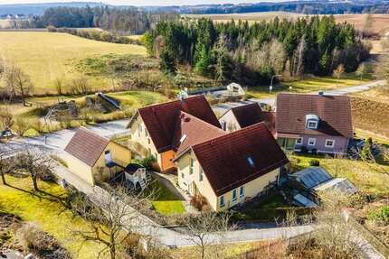 Haus zum Kaufen in Hohenschambach 819.000 € 338 m²