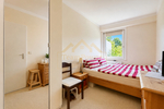 Modernisiertes Schmuckstück mit Dachterrasse mit Blick ins Grüne & TG - Stellplatz! - Etagenwohnung Halstenbek | Angebot:27303023