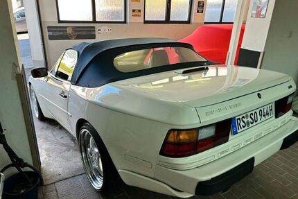 Porsche 944