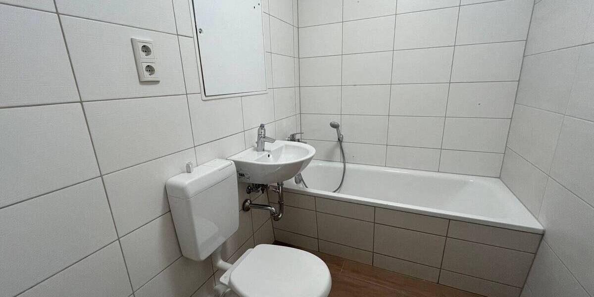 Etagenwohnung Zwickau Neuplanitz - 5 Zimmer, 82 m&sup2;, 457&euro; | Angebot:25739747