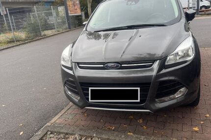Ford Kuga 174.000 km 10.500 € Köln 50827