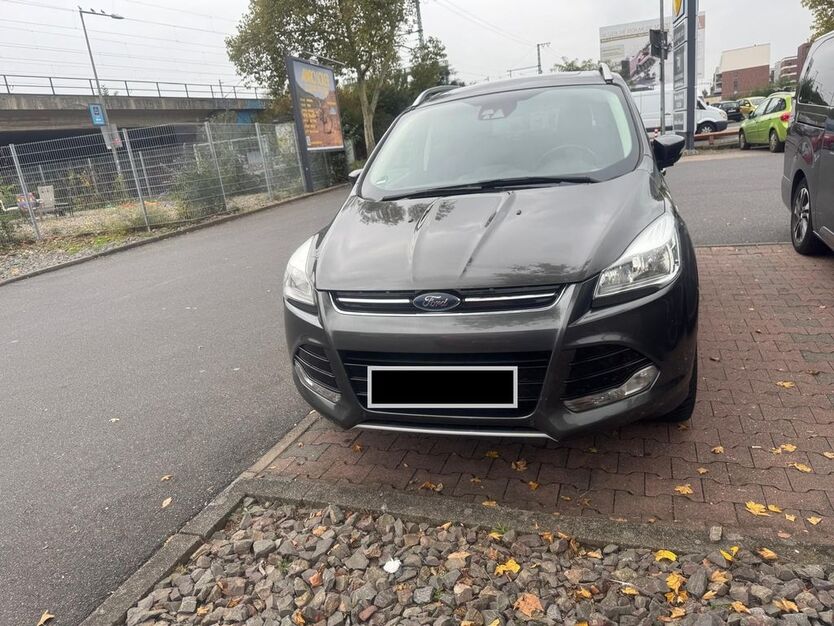 Ford Kuga 174.000 km 10.500 € Köln 50827