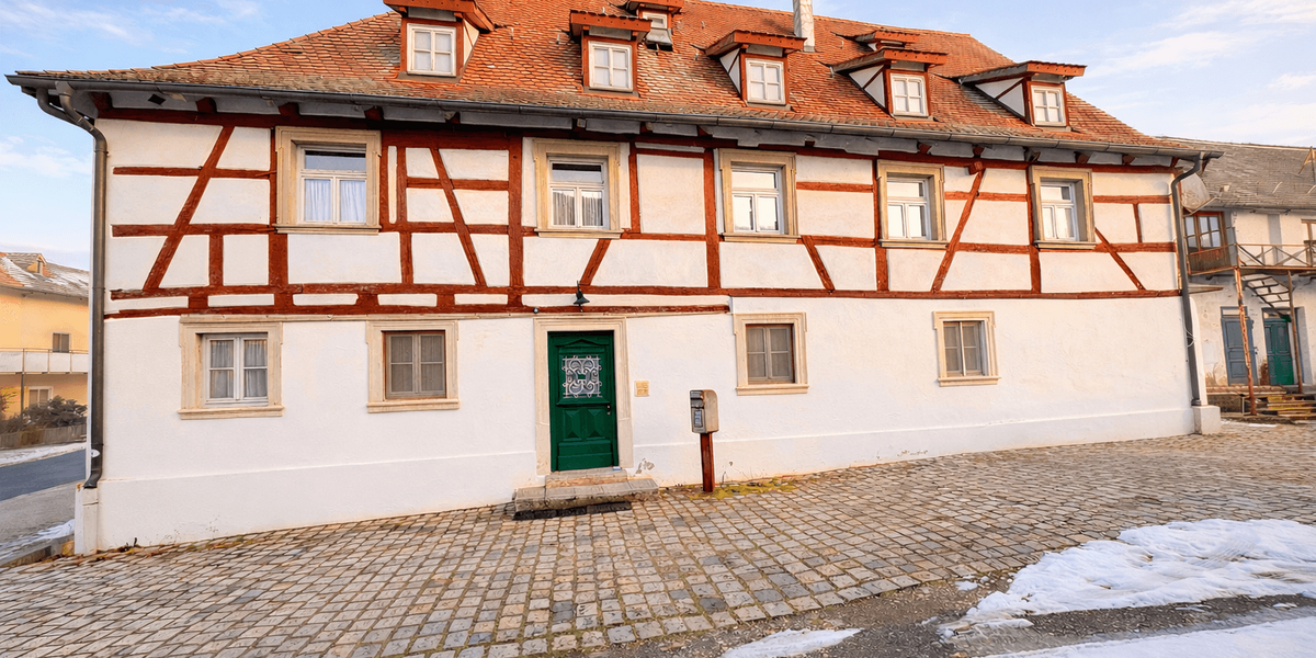 Einfamilienhaus Stegaurach - 14 Zimmer, 337 m&sup2;, 749.000&euro; | Angebot:25293018