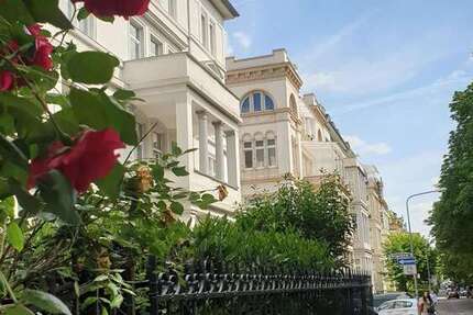 Wohnung zum Mieten in Wiesbaden 1.750 € 150 m²