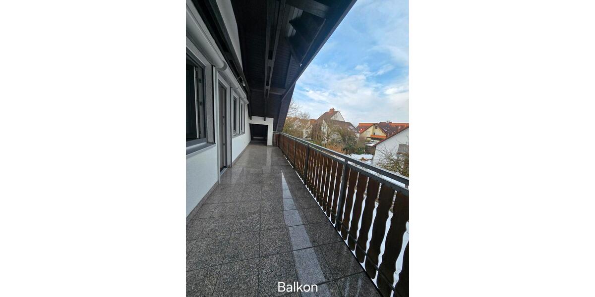 Dachgeschoßwohnung Würzburg Heuchelhof - 3.5 Zimmer, 83 m&sup2;, 1.130&euro; | Angebot:25392077