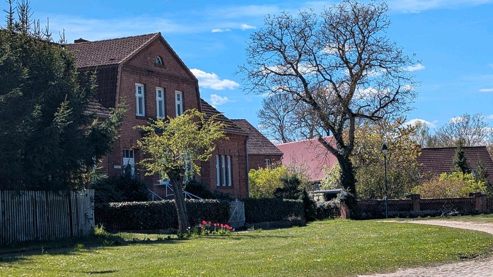 Villa Perleberg - 9 Zimmer, 300 m&sup2;, 320.000&euro; | Angebot:27137454